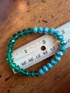 Two-Tone Green Faceted Beaded Stretch Bracelet